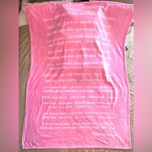 NWT! 💗 BlankieGram Blanket!